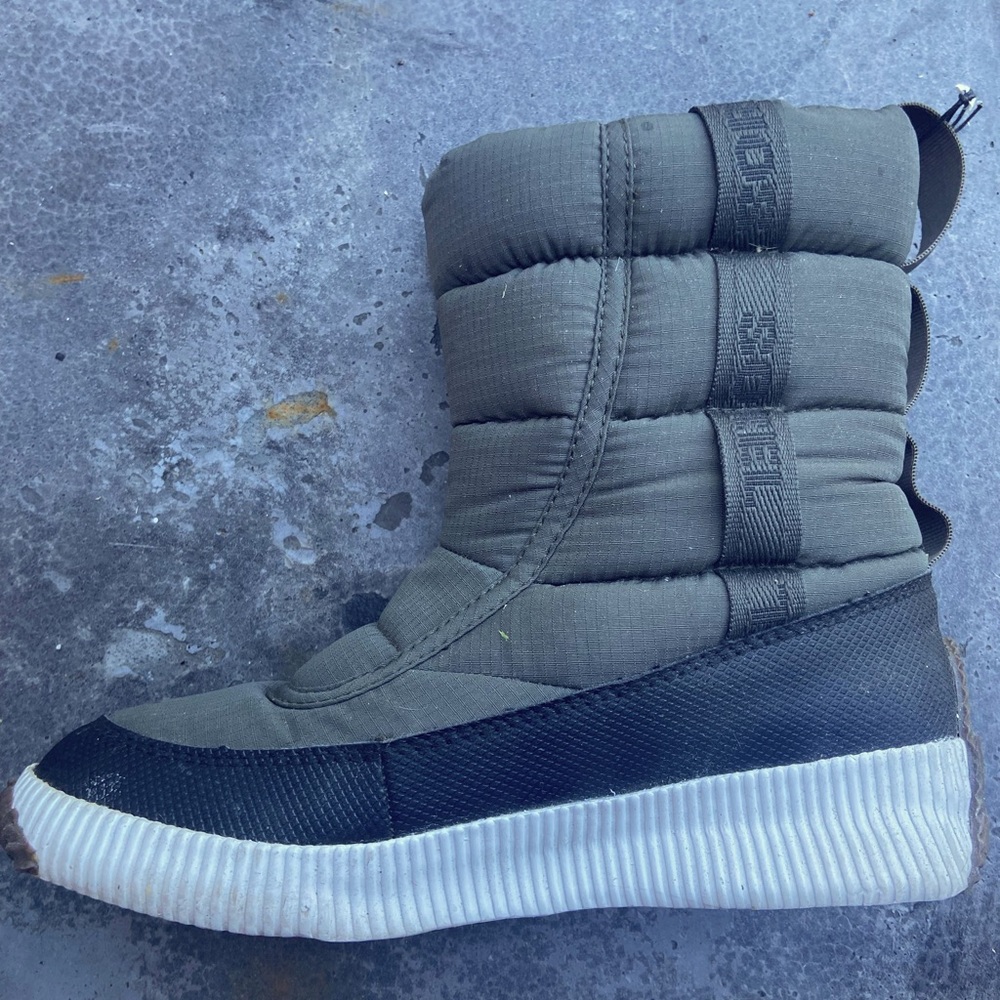 Sorel Green Winter Boots- Limited Edition